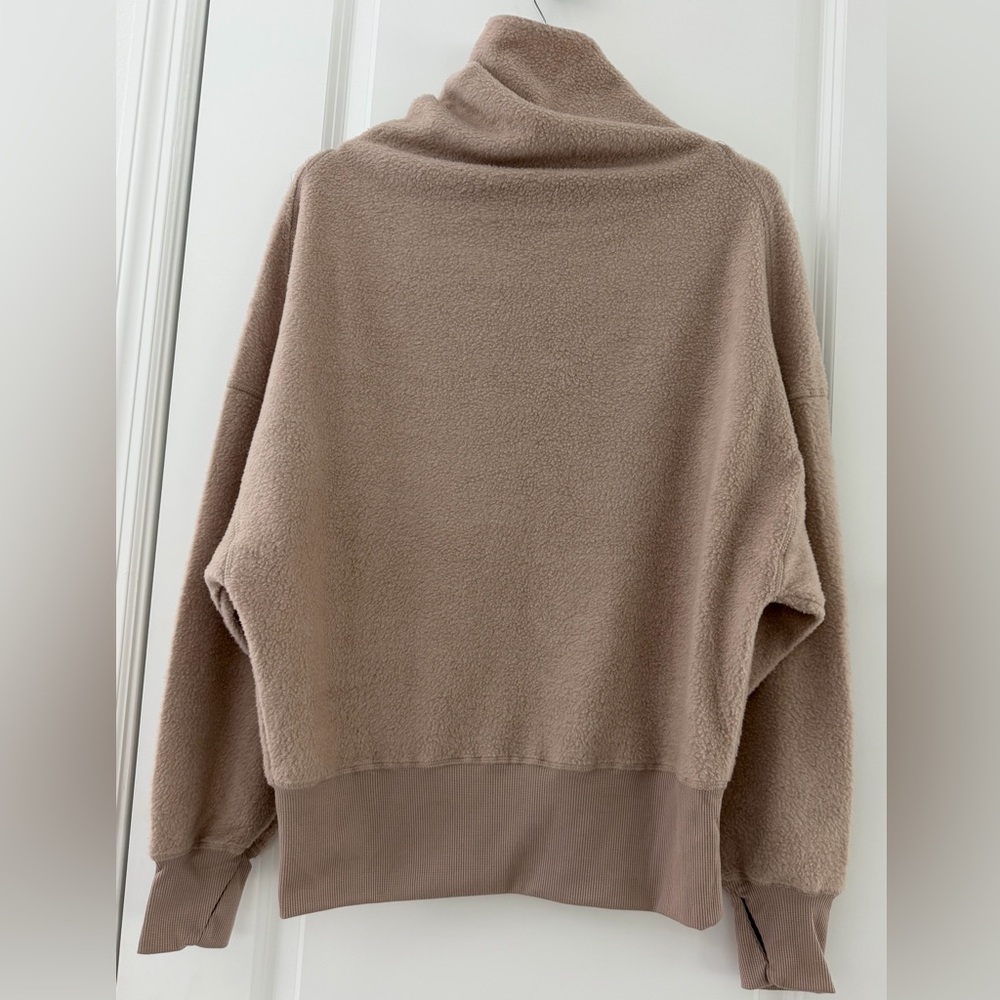 Tan Brown Pullover mock neck Sweatshirt Fuzzy Sweater with thumb holes size M